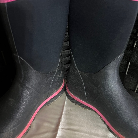 Youth Black and Pink Muck Chore  Boots - Picture 4 of 4